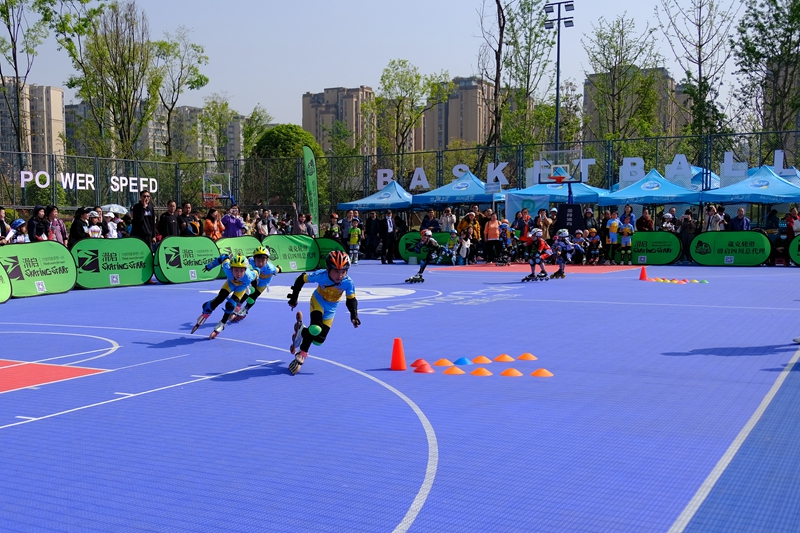 1617326793785923.jpg 德外小學(xué)輪滑健兒們載譽(yù)而歸.jpg