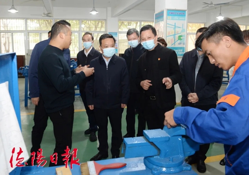 1635237116390996.jpg 搶抓機(jī)遇 乘勢而上 全力推動(dòng)職業(yè)教育內(nèi)涵式高質(zhì)量發(fā)展_副本.jpg