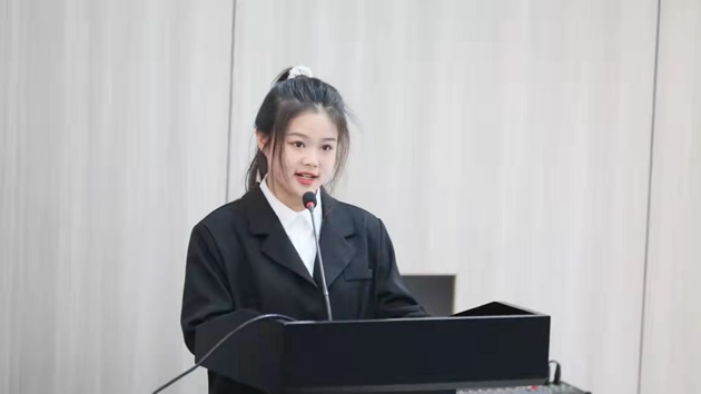 1640916344754531.jpg 獲獎學(xué)生代表陳麗婷發(fā)表獲獎感言.jpg