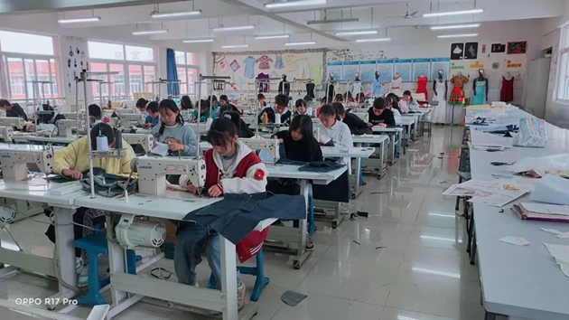 1649811466590781.jpg 會(huì)理職校組織高三學(xué)生進(jìn)行技能模擬考試_副本.jpg